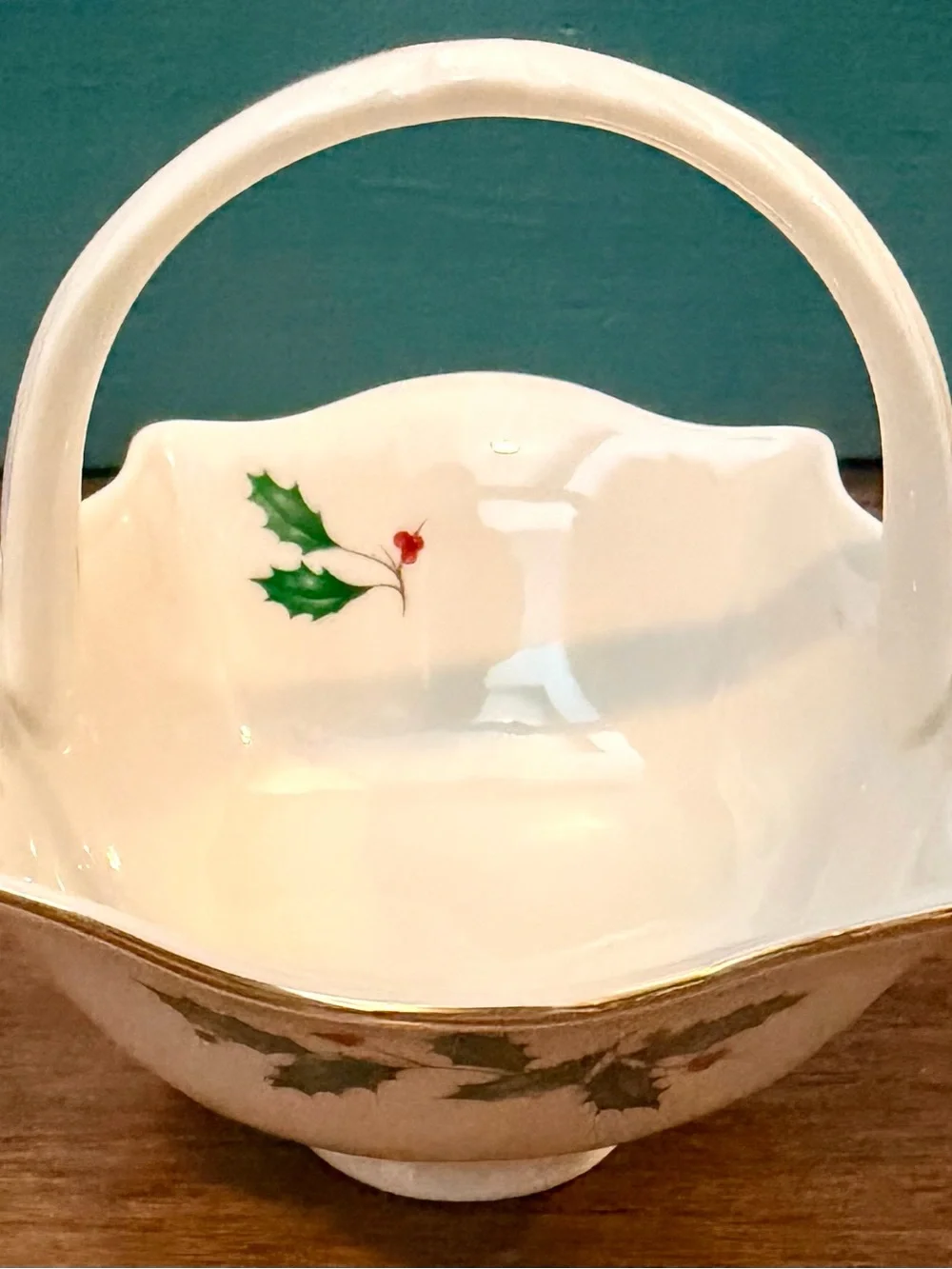 Lenox Holiday Basket Holly & Berries 6” x 4”